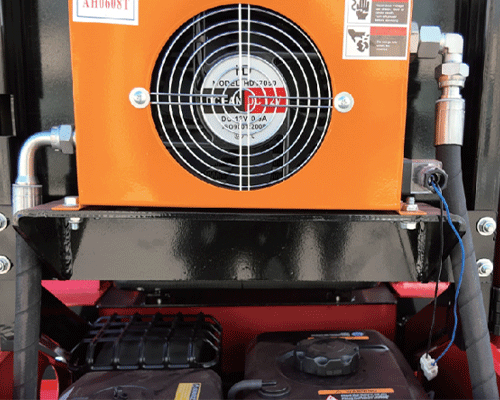 Pieni pyöräkuormaaja