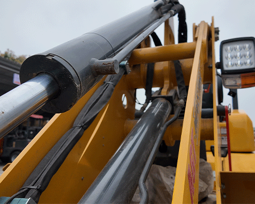 Kompakti pyöräkuormaaja