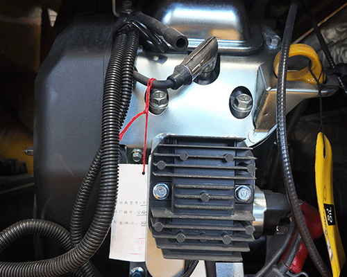 Kompakti nivelkuormaaja