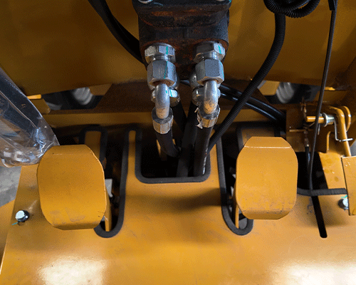 Kompakti nivelkuormaaja