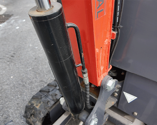 1,3 tonnin kaivinkone